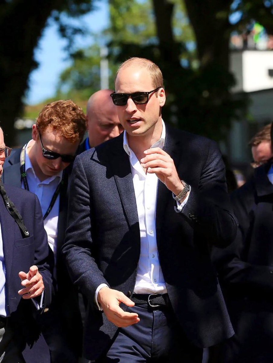 Canellelabelle's tweet photo. HRH William Philip Arthur Louis, Prince Of Wales is arriving in Boston tomorrow like 👇🏾🤩🤩🤩World Class Status! The Media is Buzzing! the Royal fans are suffering from 'accute thrill' syndrome and the haters are constipated. Quite a treat! 😎😅#EarthShotPrize https://t.co/Jgxywz7xzV