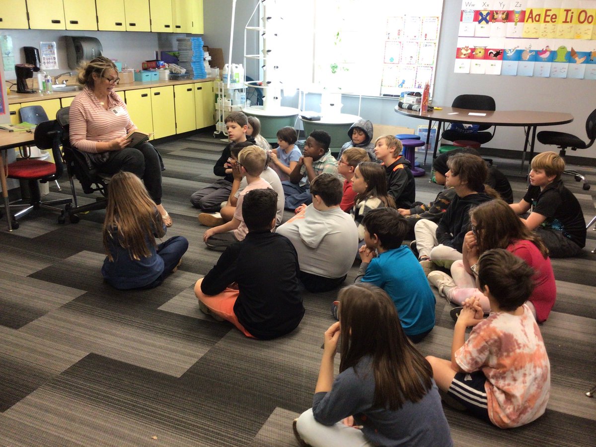 mcluebbe's tweet photo. Students LOVE being surprised by mystery readers! https://t.co/ReXYFsKCFZ