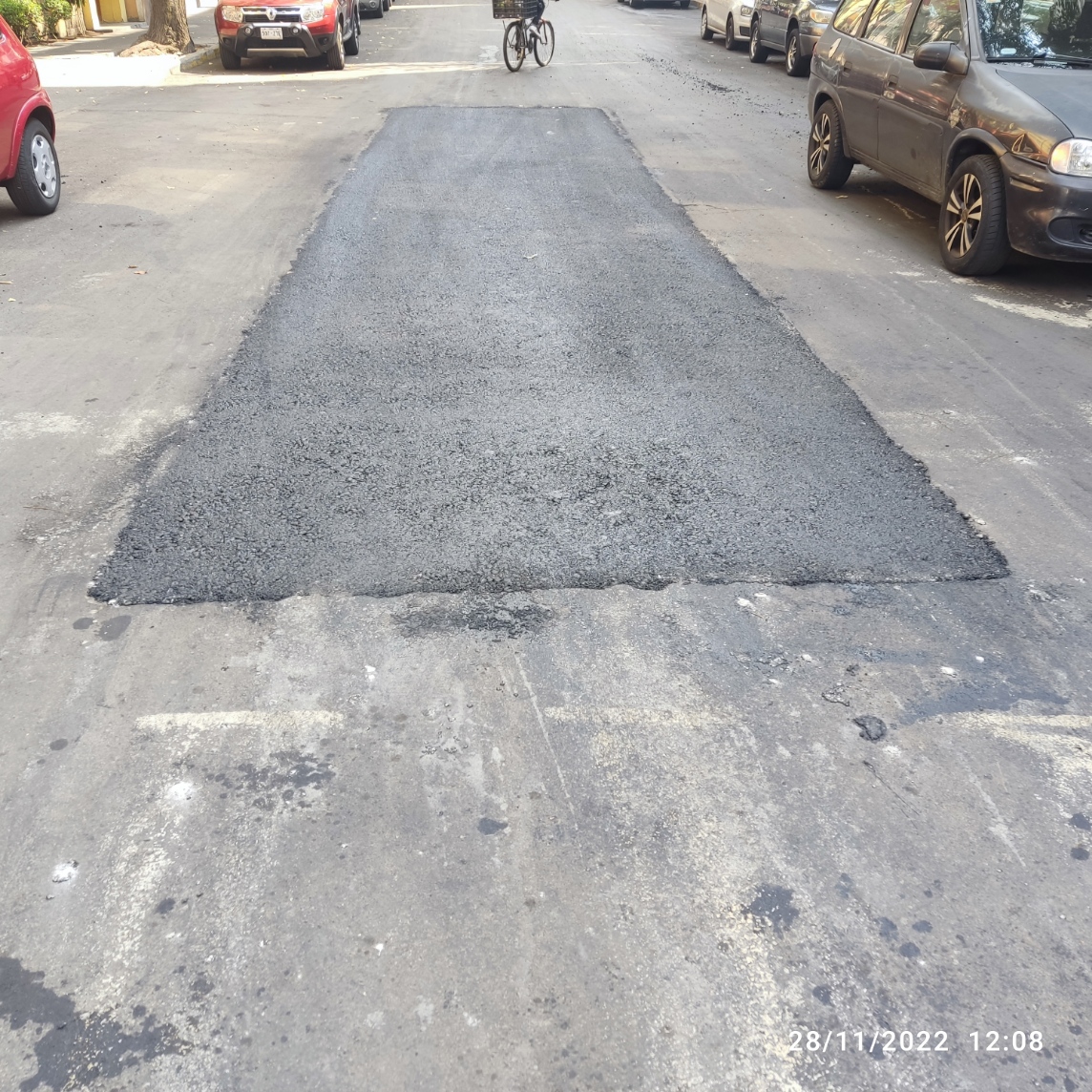 gerflores's tweet photo. @mauriciotabe Sólo vinieron hacer unos hoyos que no eran necesario, Y en lugar de re encarpetar crearon unos parches horribles, ¿Eso es hacerlo bien? mejor lo hubieran dejado como estaba. José Martí, Escandón https://t.co/FUG6gHkGVB