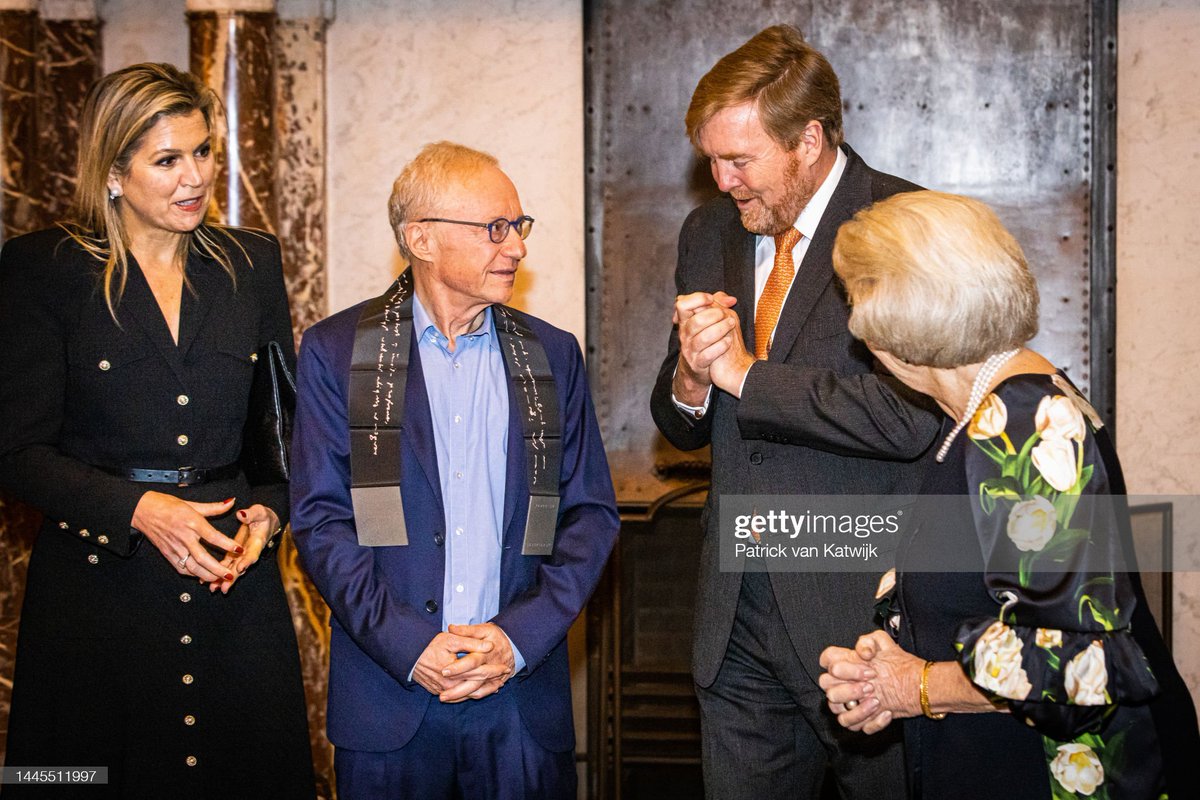 🇳🇱King Willem-Alexander, Queen Maxima and Princess Beatrix, today, attended the Erasmus Prize Awards 2022 at the Royal Palace in Amsterdam. The Israeli writer David Grossman won this year's award.
📸Patrick van Katwijk/Getty Images