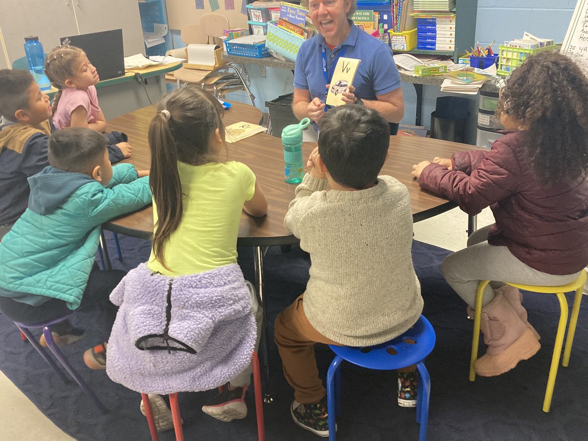 Heidi_Sons's tweet photo. The Kindergarteners in the #SCSELDepartment class at @GuildElementary are working on so many different language components. Go visit a class today! @JamiJWarren @mel_sawyers @lj_mayberry @MRS_TUCKER_GES https://t.co/25t5cvMj0i
