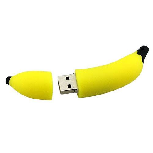 mauronoleto's tweet photo. O golpe do pen drive https://t.co/jx0BoY194z