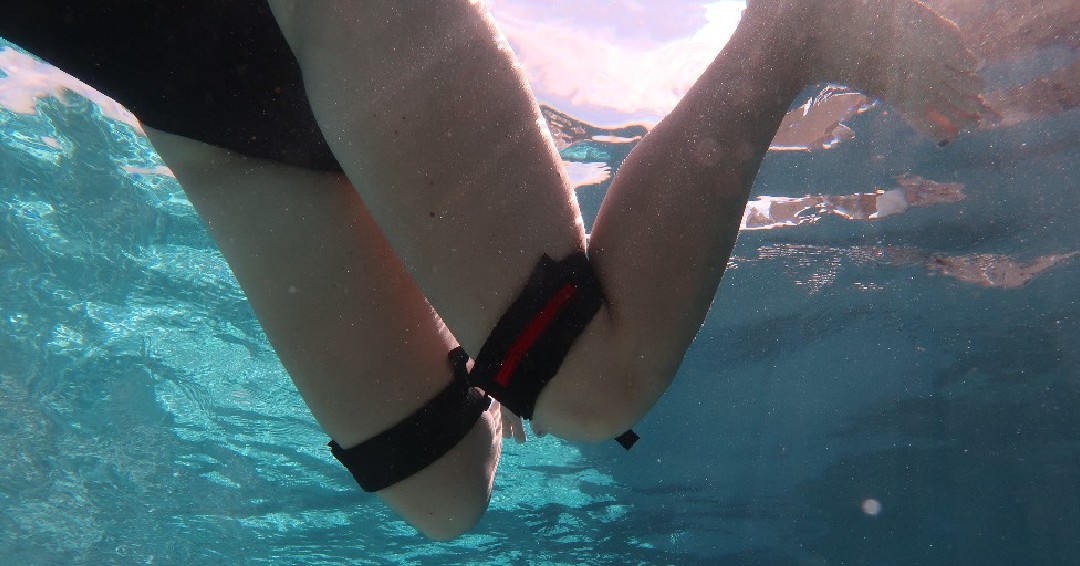 Knee Width is something that swimmers have a hard time dialing in. They are typically too wide. The Knee Adjuster Kit helps remind them to keep their knees close together

swimmersbest.com/1swimcuff-knee…