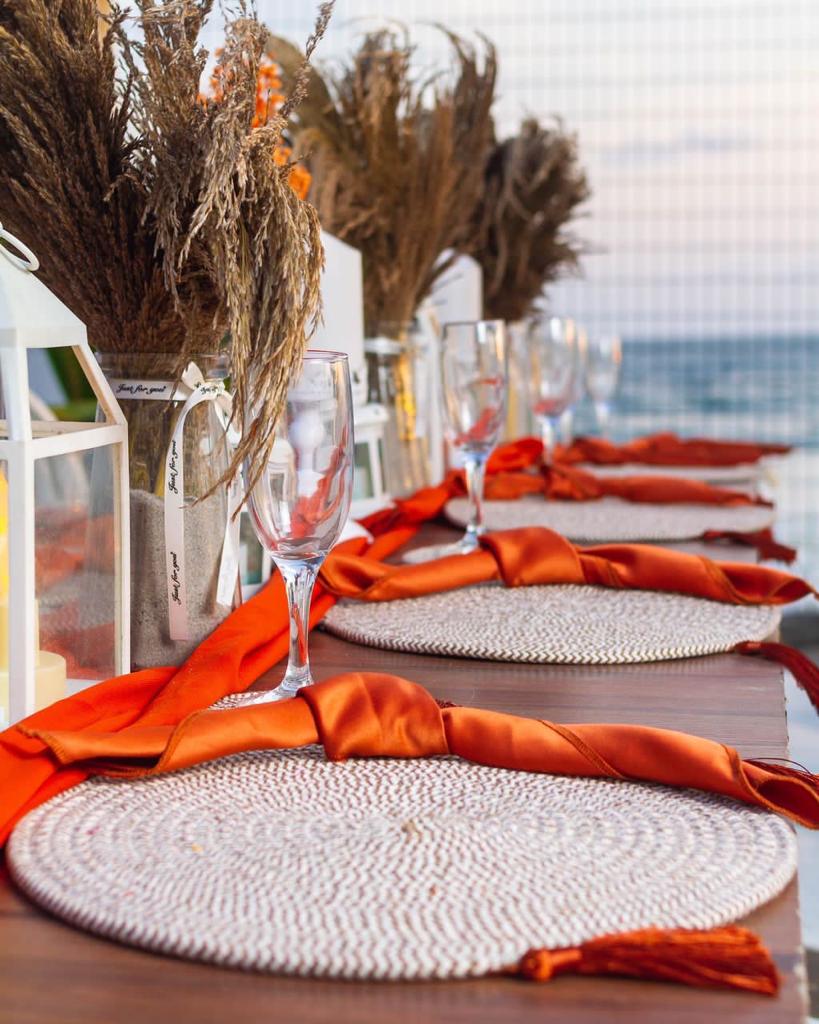 chammytops's tweet photo. We are Avista beach resort, simply beyond the sea.
#FamilyDinner
#EngagementProposal
#CouplesDinner
#BeachLife
@AsiwajuOladimej @woye1 @MsTyma_ @nurse_tolulope @mamateeplus001 @OmoGbajaBiamila
@AlakaDebola @0IuwaFEMl @a_ayinke https://t.co/stqVzUjpw7