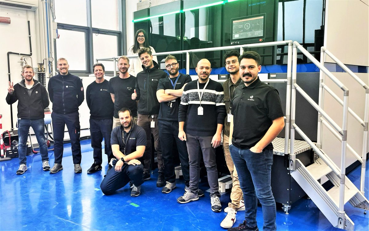 AvioAero's tweet image. What happens when you put together two amazing teams, one from @GEAdditive &amp;amp; the other from colleagues from the Turin Additive Lab inside #Politecnico @PoliTOnews? An amazing technological alchemy! The Installation of the 1st M Line four-laser machine installed in Italy 🇮🇹 ✈️
