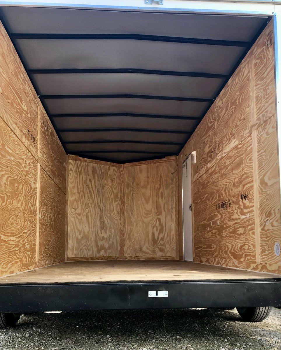 4tntusa's tweet photo. 🚨 Enclosed Trailers are on Sale 🚨 
All of our enclosed trailers are being sold at a discounted rate. We have varying sizes and styles. Give us a call or check out our website for more information! https://t.co/VErJNAcPKo