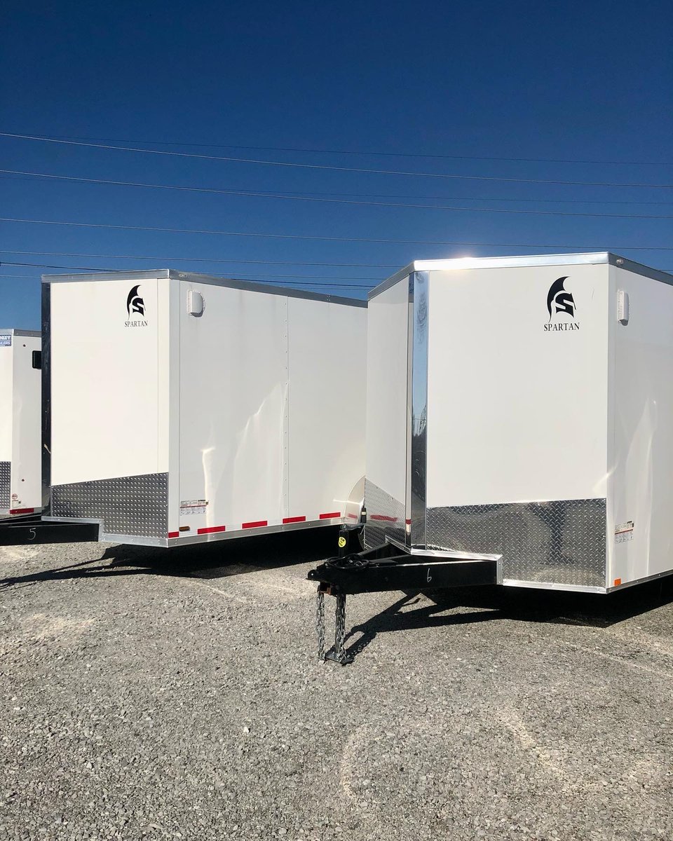 4tntusa's tweet photo. 🚨 Enclosed Trailers are on Sale 🚨 
All of our enclosed trailers are being sold at a discounted rate. We have varying sizes and styles. Give us a call or check out our website for more information! https://t.co/VErJNAcPKo