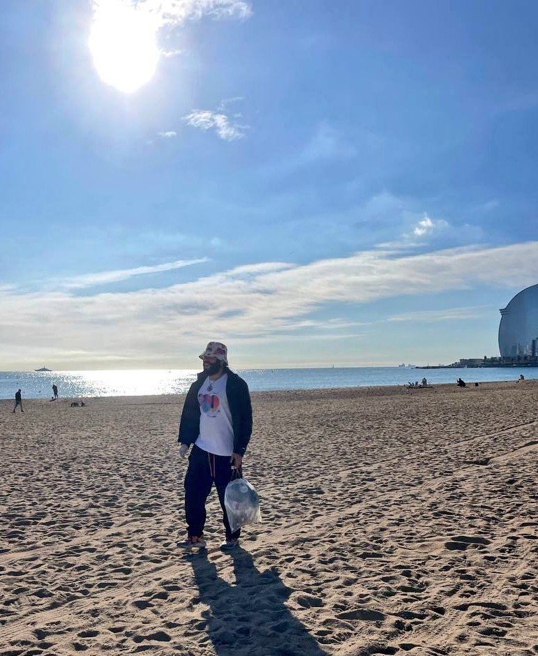 DoinGudHQ's tweet photo. We had a very special #Givingtuesday morning with @Plastiks_io @CoralTribeNFT
@homelesspreneur @AttackPlastic ๐๐
Together we cleaned the beach, meditated, sent gud vibes into the universe, & celebrated that theres much more to Web 3 than #OneBadActorโจ๏ธโฑ๏ธ
#gudsouls https://t.co/HAdk6Oi7qJ