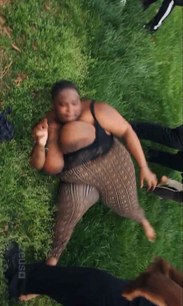 When you fall asleep in a tank top and wake up with your titties out 😂