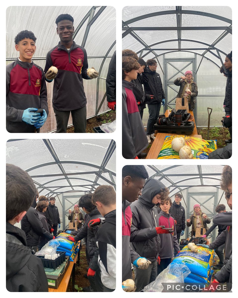 Our first class in our new Polytunnel! Planting some Gladiator Allium and Nigella Flowers 🌻🌺🌸 the first of many sowing sessions 🌱 #WeAreSalle