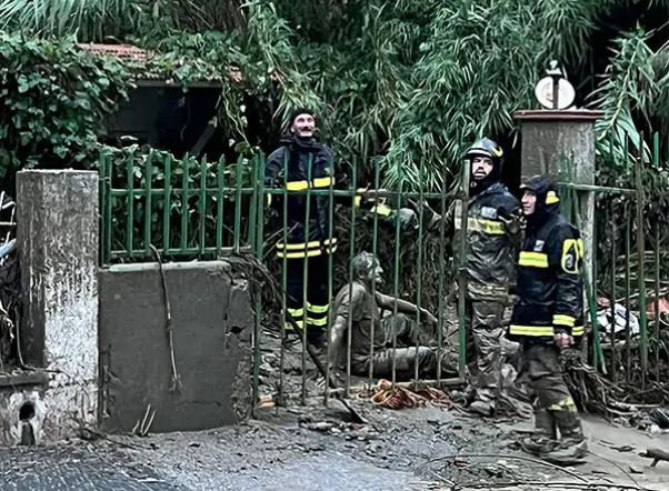 #SKÅL #NAPOLI VICINA ALL'ISOLA DI #ISCHIA
A seguito dell'alluvione avvenuta nella notte di sabato 26.11.22, Skål International Napoli ha instituito una raccolta fondi da donare ai residenti dell'Isola di Ischia ed in particolare al Comune di Casamicciola 
mailchi.mp/e5ac1cff1c2b