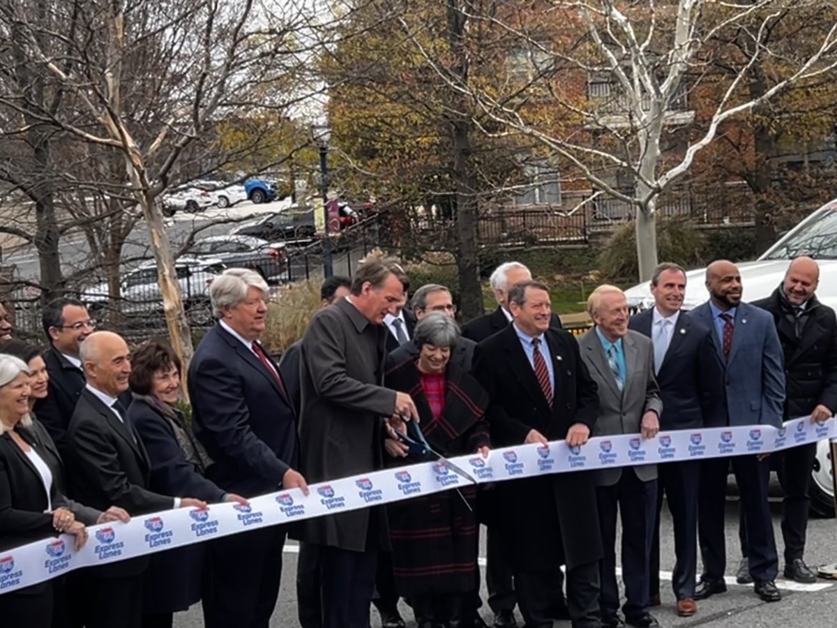 GWBoardofTrade's tweet photo. Today, @GovernorVA officially opened the I-66 Express Lanes just outside the Beltway, a project that provides faster and more reliable travel, new access points and helps alleviate congestion in our region. #ride66express #greaterwashington #virginia #DC #maryland #infrastructure https://t.co/tVmvPIboci