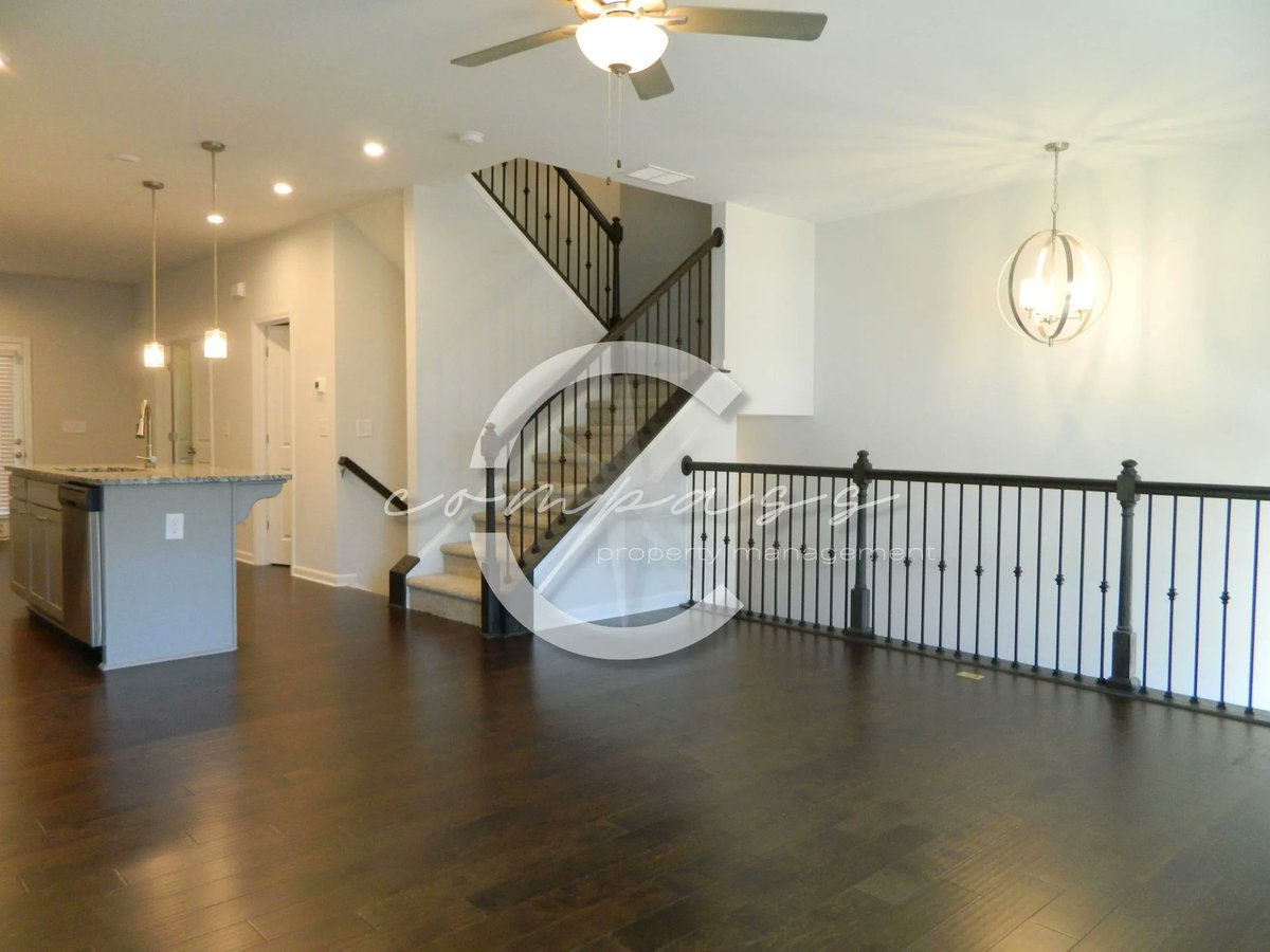 CompassManager's tweet photo. π²2,400/month
Spacious modern townhome for RENT in Kennesaw, Georgia π‘
For more info + pictures & to schedule a viewing β‘οΈ https://t.co/xWzTSA5X4n
π3523 Hedgeway Ln
π 4 beds, 3.5 baths
#AtlantaPropertyManagement #KennesawGA #MetroAtlantaRental https://t.co/fkhcQQg9bB