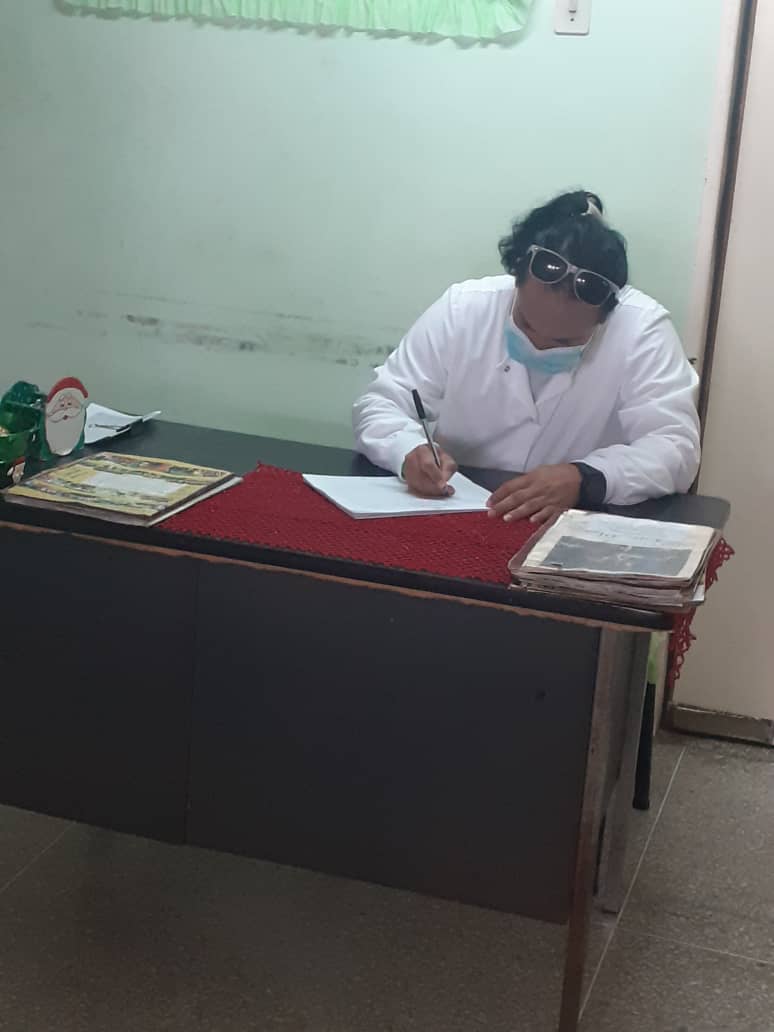 Los colaboradores del ejército de batas blancas honrando al Comandante en Jefe Fidel, comprometidos en brindar servicios de excelencia.
#FidelPorSiempre #HéroesDeLaSalud
 #CubaPorLaVida  <a href="/cubacooperaven/">Brigada Médica Cubana en Venezuela</a>
<a href="/Cubacooperabol2/">Brigada Médica 🇨🇺 Bolívar🇻🇪</a> <a href="/AdanVillavicen5/">Adan Villavicencio Guzmán</a>
<a href="/DebrosseDonais/">@ADonaySIEMPRE</a>