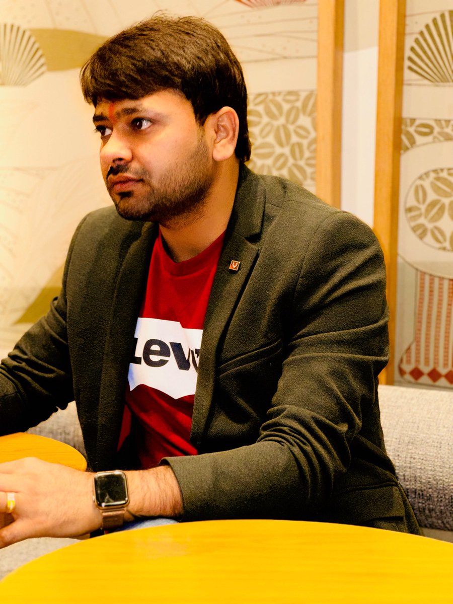 "यदि आप एक महान राज्य चाहते हैं, तो अपने आप पर शासन करें!"

- पब्लिलियस साइरस 

वे आपसे घृणा कर सकते हैं, वे आपको दूर भेज सकते हैं, वे आपका मज़ाक उड़ा सकते हैं या आपको मार भी सकते हैं, लेकिन कोई भी उन सिद्धांतों को दूर नहीं कर सकता। आपको खुद पर शासन करने से कोई नहीं रोक सकता है।
