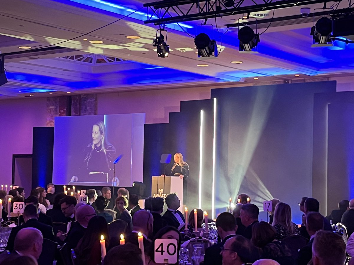 Foodanddrinkfed's tweet photo. We are off! Our CEO @KarenEBetts welcomed tonight’s guests to the #FDFAwards before a speech from our sponsor @kpmguk &amp; an introduction from tonight’s host @jayrayner1 🎤🍾 https://t.co/6eZLJT8Zjh