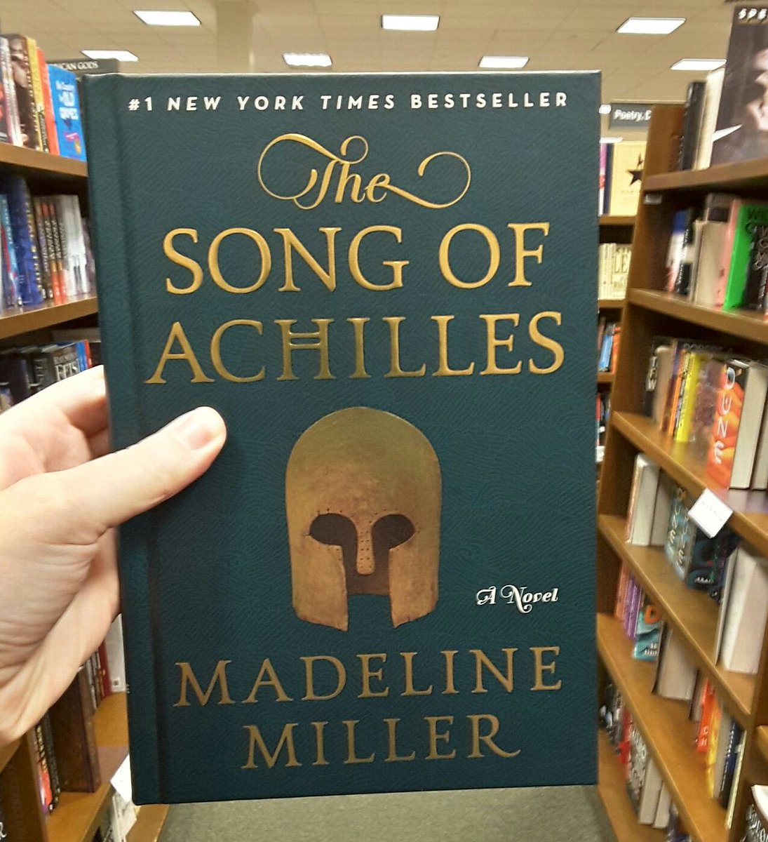 This gorgeous edition of #thesongofachilles is a MUST for fans of mythological retellings. 📚
#book #BookTwitter #booksellers #BookLover #Barnesandnoble #BNFramingham