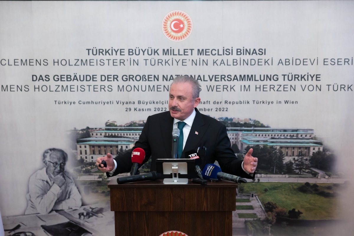 TBMMresmi's tweet photo. TBMM Başkanı Mustafa Şentop, Türkiye’nin Viyana Büyükelçiliğinde düzenlenen “Türkiye Büyük Millet Meclisi Binası; Clemens Holzmeister’in Türkiye’nin Kalbindeki Abidevi Eseri” sergisinin açılışını gerçekleştirdi. Açılışa Avusturya Ulusal Meclis Başkanı Wolfgang Sobotka da katıldı. https://t.co/j3AsOLTrgi