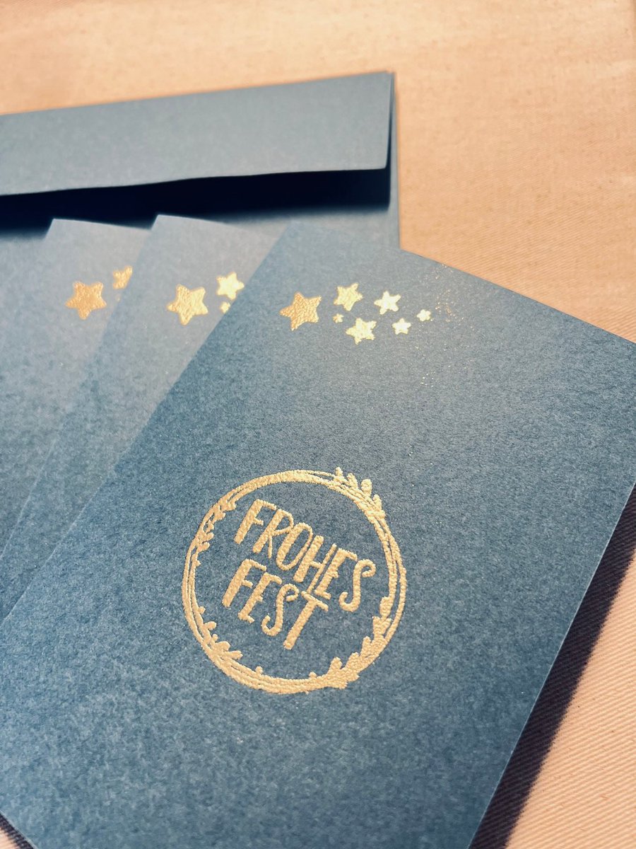 mrsfannycreate's tweet photo. Freue mich, euch diesen Artikel aus meinem Shop bei #etsy vorzustellen: Weihnachtskarte Frohes Fest - topasblau gold https://t.co/u0vZi4WtT5
#weihnachtskarte https://t.co/f854i7oy62