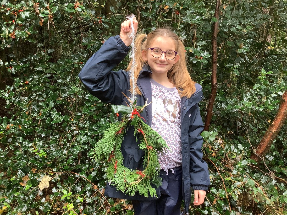6B enjoyed s’mores and hot chocolate today. They helped to split logs for the fire and made some lovely Christmas crafts. <a href="/THSch_Junior/">TH Junior School</a> <a href="/TalbotHeathSch/">Talbot Heath School</a>