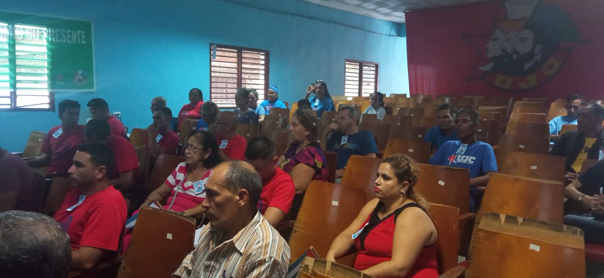 YanetHerCUBA's tweet photo. Inicia la Asamblea de la militancia del Comité del #PCC de nuestra sede❤️🇨🇺 @ErnestoSV8 @ArelisMarreroG @GeoJimneRicardo @MichelTomasAvi1 @LolaAlv99494380  @UJCdeCuba @PartidoPCC 
#Holguín #UJC #VamosConTodo #FidelEntreNosotros #Cuba https://t.co/vYXC2i3fd8