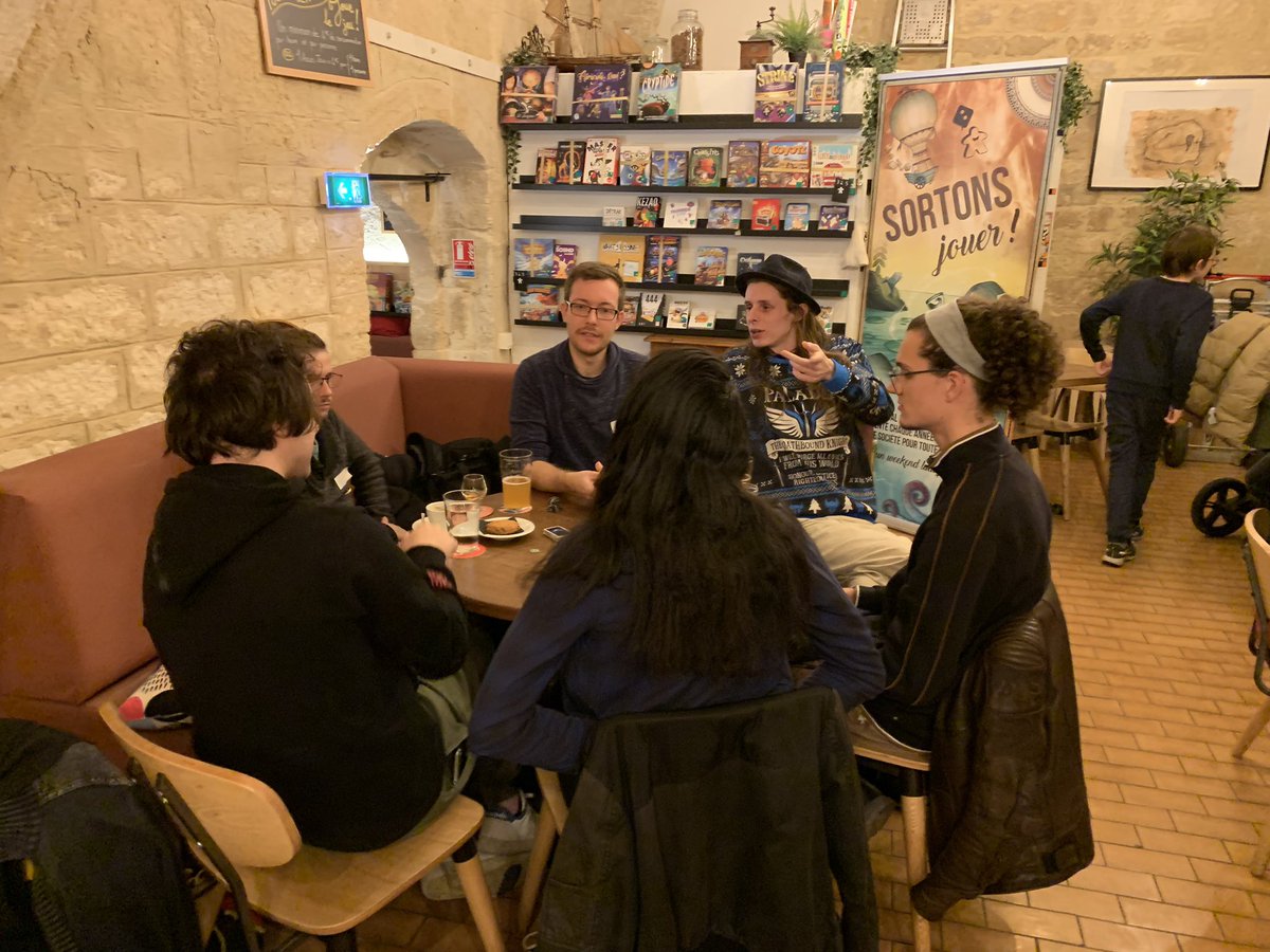 FestivalJeuMpl's tweet photo. Soirée bénévoles du Fjm, on commence à s’entraîner tôt ! #j2s https://t.co/9KupGW1EVw