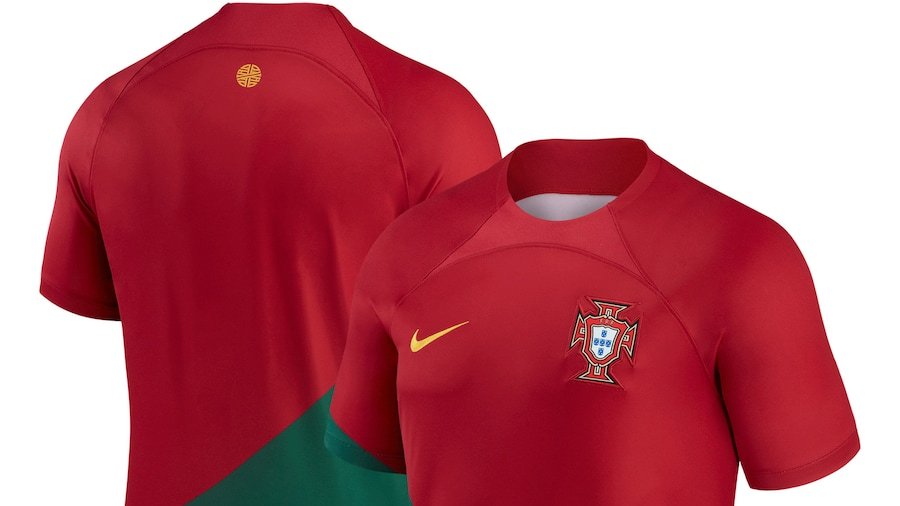 VBET_uk's tweet photo. 🇵🇹 WIN a Portugal World Cup 2022 home shirt!

To enter, just follow @vbet_uk ✅ and retweet this post. ✅

18+. UK residents only. Closes 1pm Fri. Winner announced 2pm Fri.

T&amp;Cs: https://t.co/Pu4HUWO040

#WinWithVBET ✌️ https://t.co/uNYR6mD3Kw