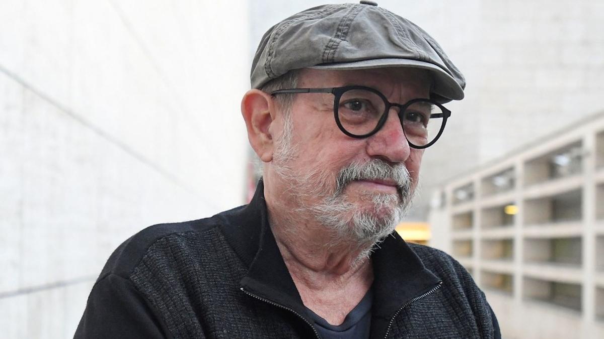 Felicitamos a Silvio Rodríguez en su cumpleaños.<a href="/LimontaReyes/">Tania Limonta Reyes</a> <a href="/elsa_ena/">Ena Elsa Velázquez Cobiella</a> <a href="/dpestgo/">DGE Santiago de Cuba</a> <a href="/RaulSamon/">Raúl Samón Soto</a> <a href="/FundichelyRosa/">Rosa Álvarez Fundichely</a>