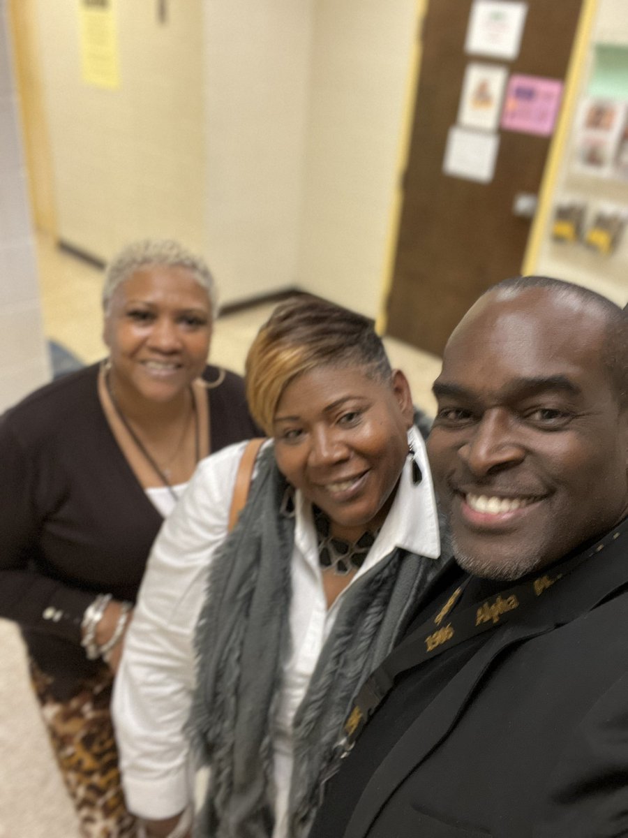 DHSTSouth's tweet photo. #Proway stopped by to visit our Cosmetology students. https://t.co/SBdC50MlHB