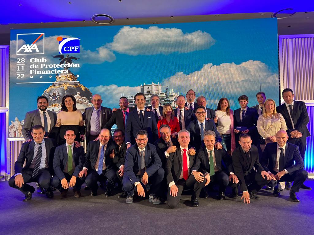 Este año el premio a la mejor Territorial del Club Proteccion Financiera <a href="/AXASegurosEs/">AXA España</a> ha sido para NORTE  .Mi más enérgica felicitacion y agradecimiento a estos magníficos profesionales .Orgullo de Equipo.Mi agradecimiento tambien a los Managers de Negocio y Especialistas.