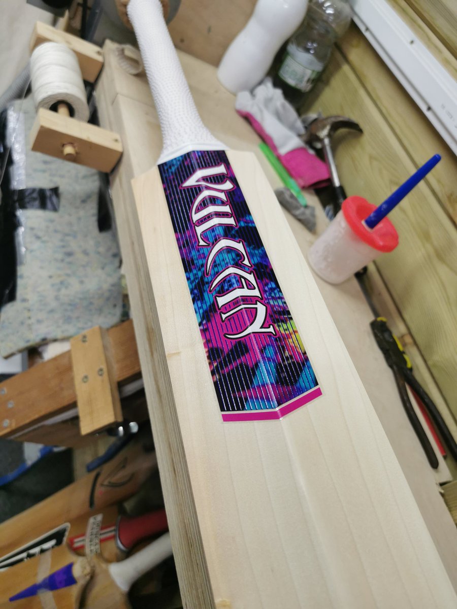 Something totally different from my normal stickers available on any of are new bats prices for senior bats £160!!!