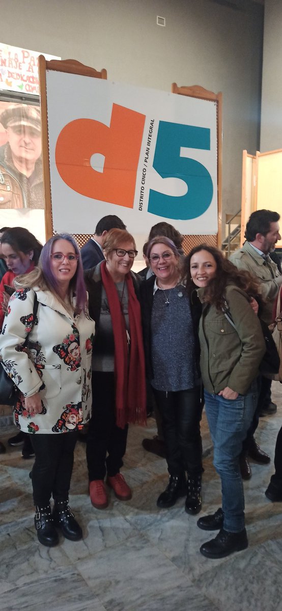 monicarossipal's tweet photo. Que mejor manera y que mejor compañia para pasar la tarde que con Valle,Loli,@silviafem y participando desde @IUHuelvaCapital en la Asamblea General para la aprobación del Plan Integral del #Distrito5Huelva,como siempre innovando en metodologías participativas #HojaRuta2030. https://t.co/buh40yoYId