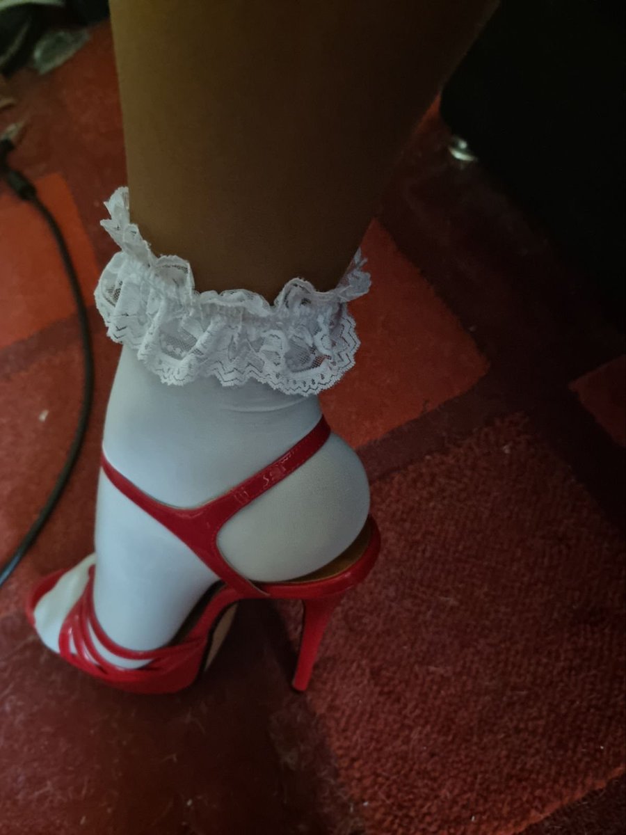 CDJess86's tweet photo. Love my frilly socks with a pair of sexy strappys 🥰😈 feel free to retweet 😉#CD #TV #crossdresser #crossdress #heels #pantyhose #tights #socks https://t.co/Va6Ri41xxg