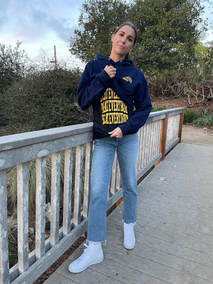 alexmorgan13's tweet photo. Pulisic did it better 😅

Let’s gooooo USA👏 https://t.co/gKUPu0FZKF