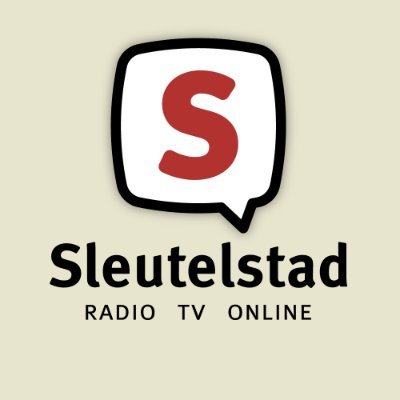 Op <a href="/Sleutelstad/">Sleutelstad</a> staat een mooi interview met burgermeester Lenferink die op de 100ste verjaardag van de #LAFV een koninklijke erepenning overhandigde aan de fotoclub. sleutelstad.nl/2022/11/24/jub…