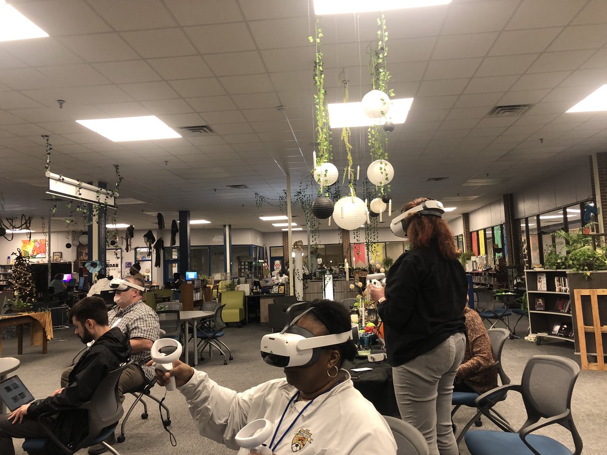 rstandard_lcss's tweet photo. I probably would have been a much better math student if we had had such cool tech to play with! The BI math department will soon be utilizing VR in their classrooms! 💫@BradwellTigers https://t.co/KWoXoK9zFd