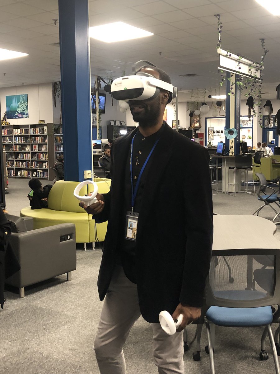 rstandard_lcss's tweet photo. I probably would have been a much better math student if we had had such cool tech to play with! The BI math department will soon be utilizing VR in their classrooms! 💫@BradwellTigers https://t.co/KWoXoK9zFd
