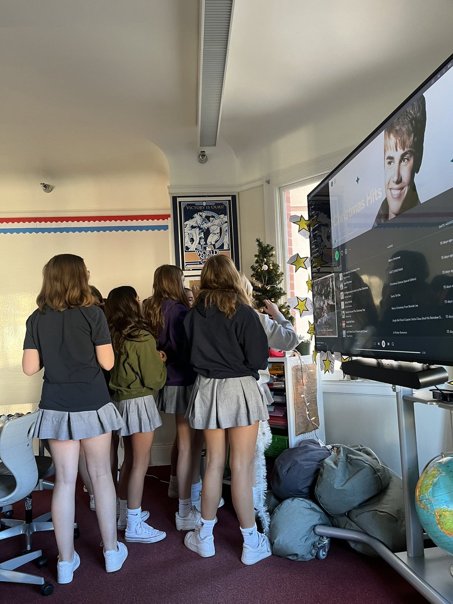 RebaTeaching's tweet image. My @sacredheartsf CES 8th grade home room worked on @WeAreRSCJ Goal 4 (building community) today by putting up a tree and making some decorations. We danced and sang to Christmas songs. It was a great morning.