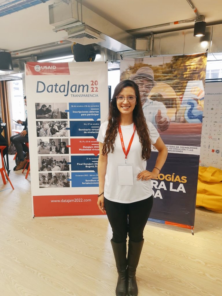 CmylAS4nch3z's tweet image. Aquí en la final del #DataJam2022 ... Espero que ganemos!! @USAID_Colombia, @lumoncolombia @TalentoDigCol @URosario