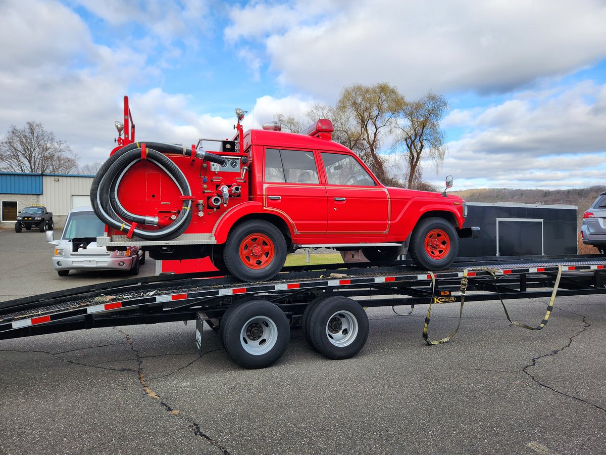 Japanese fire truck going to new home. Sold for 3 squiggles…<a href="/ArtOnBlockchain/">Erick / Snowfro / 🦩 / LAO / #️⃣ / 🔴</a> <a href="/squiggleDAO/">SquiggleDAO</a>