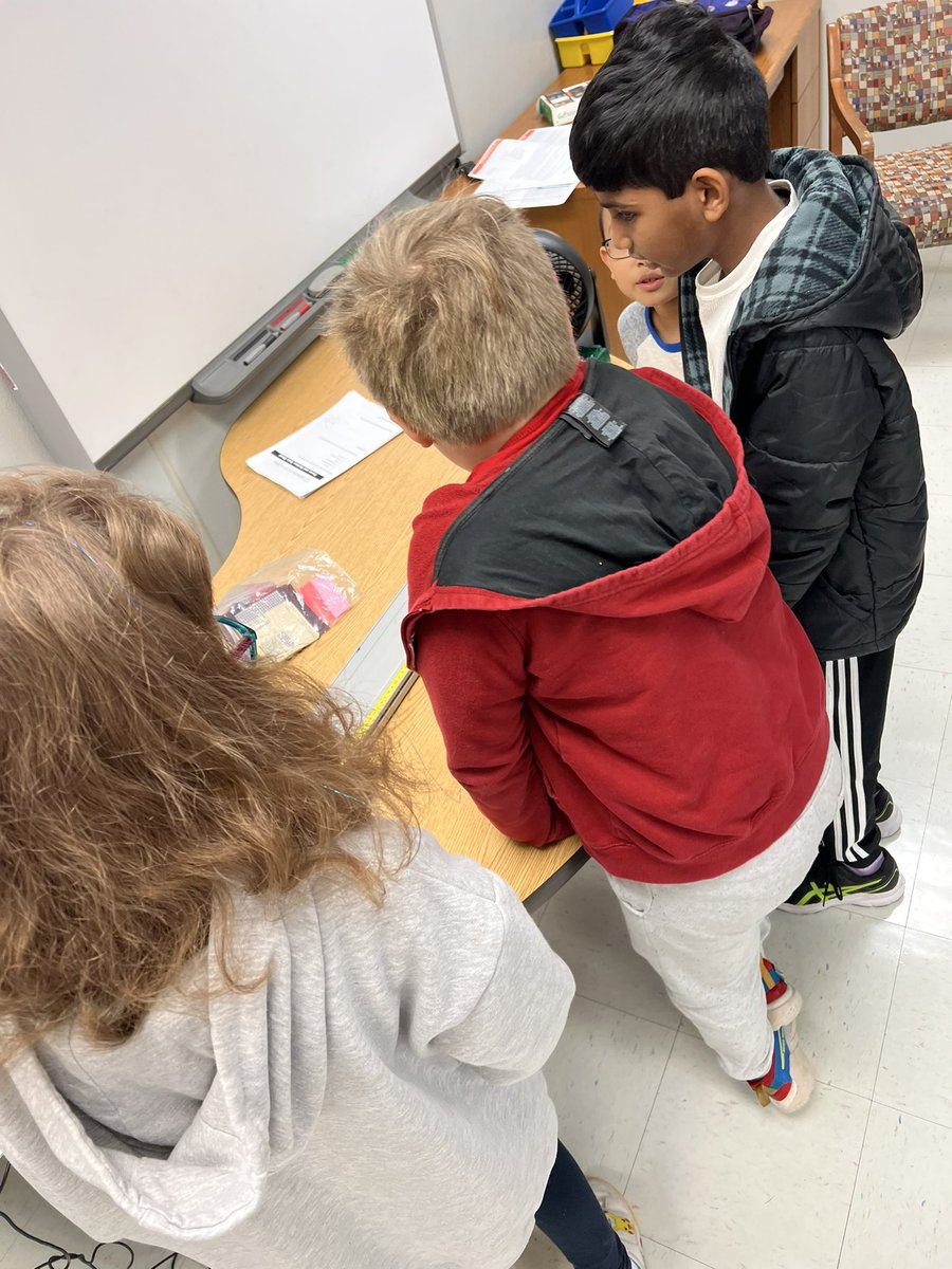 Laura Thomas tweet media