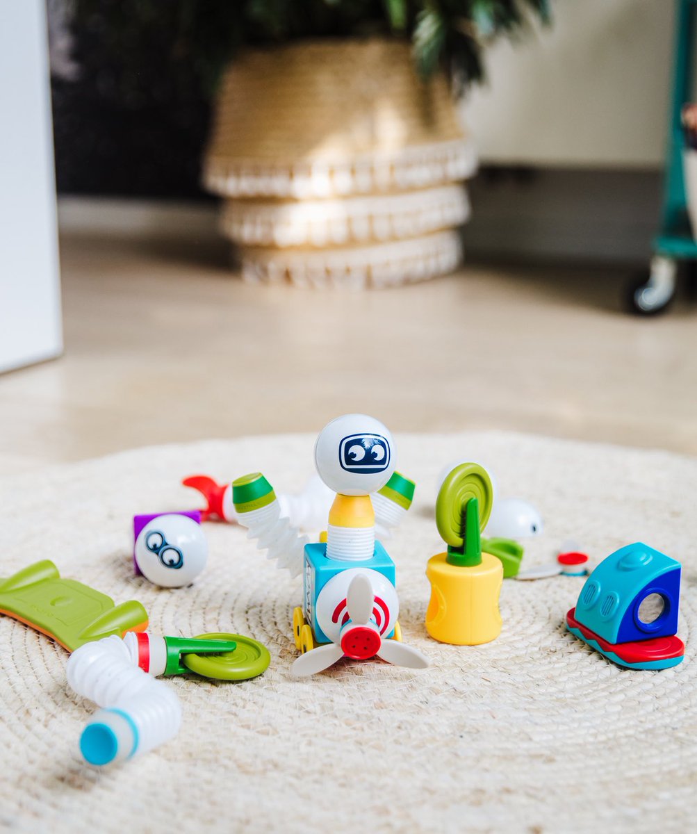 Flex, Bend, Assemble, Play! 

The magnetising robots are coming out to play… Let’s get creative with some crazy combinations!

#smartmax #roboflex #magnetictoys #constructiontoys #creativeplay #learnthroughplay