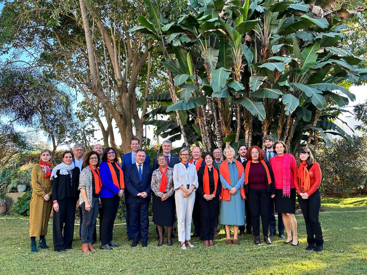 llombartpatUE's tweet photo. Ambassadeurs 🇪🇺 échangent avec des femmes exceptionnelles dans la lutte contre les violences à l’égard des femmes. Ensemble 🇲🇦🇪🇺 pour la prévention, protection et prise en charge dans le respect des droits humains et de la dignité
#16daysofactivisme #EU4Women
#منجاوبوش_بالسكات https://t.co/EU5MzmaUnw