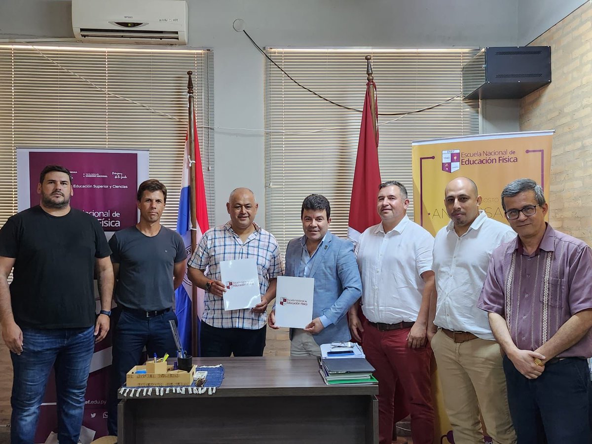 El día de hoy se llevó a cabo la firma del Convenio de apoyo interinstitucional entre la <a href="/enef_paraguay/">ENEF Paraguay</a> y la Asociación de técnicos en fútbol del Paraguay #Atfp
Estaremos trabajando en conjunto para la formación de los profesionales como también en las capacitaciones.