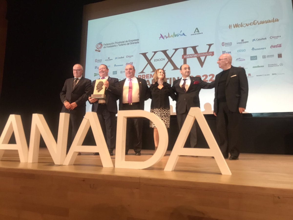 JAragonAriza's tweet photo. Asistiendo a la XXIV Edición d los Premios Galatino 2022 q convoca @HosteleriaGra Enhorabuena a Todxs lxs Premiados y a seguir luchando por Granada y su entorno #SentirGranada son aprox. 25 000 trabajadores del Sector, en nuestra provincia, enhorabuena tb. a ellxs por su trabajo https://t.co/BLQPOjjmLM