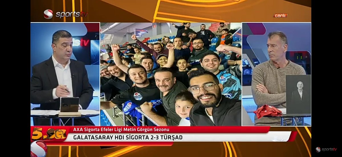 tursadsk's tweet photo. Sports TV'de bugün uzun uzun ilimiz, Kulübümüz, Galatasaray galibiyetimiz ve başarımız işlenmiş,
Program Sunucusu Sn. @savaseskigulek tarafından Sn. Dünya Baltacıoğlu'na formamız takdim edilmiş ve formamızın hikayesi anlatılmıştır.
Teşekkürler @sportstv ve 5. Set Program Ekibi https://t.co/iJ45c1ld9N