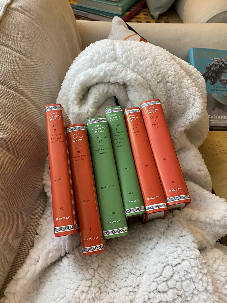 CosisOdyssey's tweet photo. if this isn’t festive I don’t know what IS 🤶🤶 #ClassicsTwitter #LoebClassicalLibrary https://t.co/I5V84gHToq