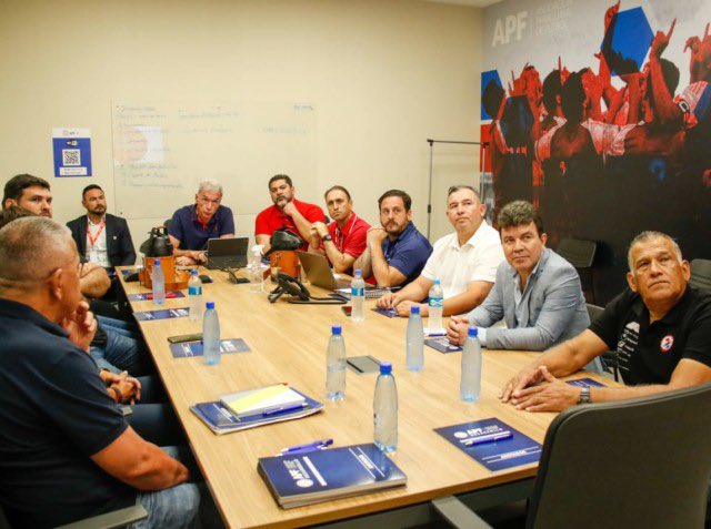 #DesarrolloAPF ⚽️ | Con proyección al futuro.

Reunión con representantes de gremios profesionales.

🤝 #ATFP | #AEA | #APPFF | #ENEF | #UNISAL

🔗 bit.ly/3gIC2uw