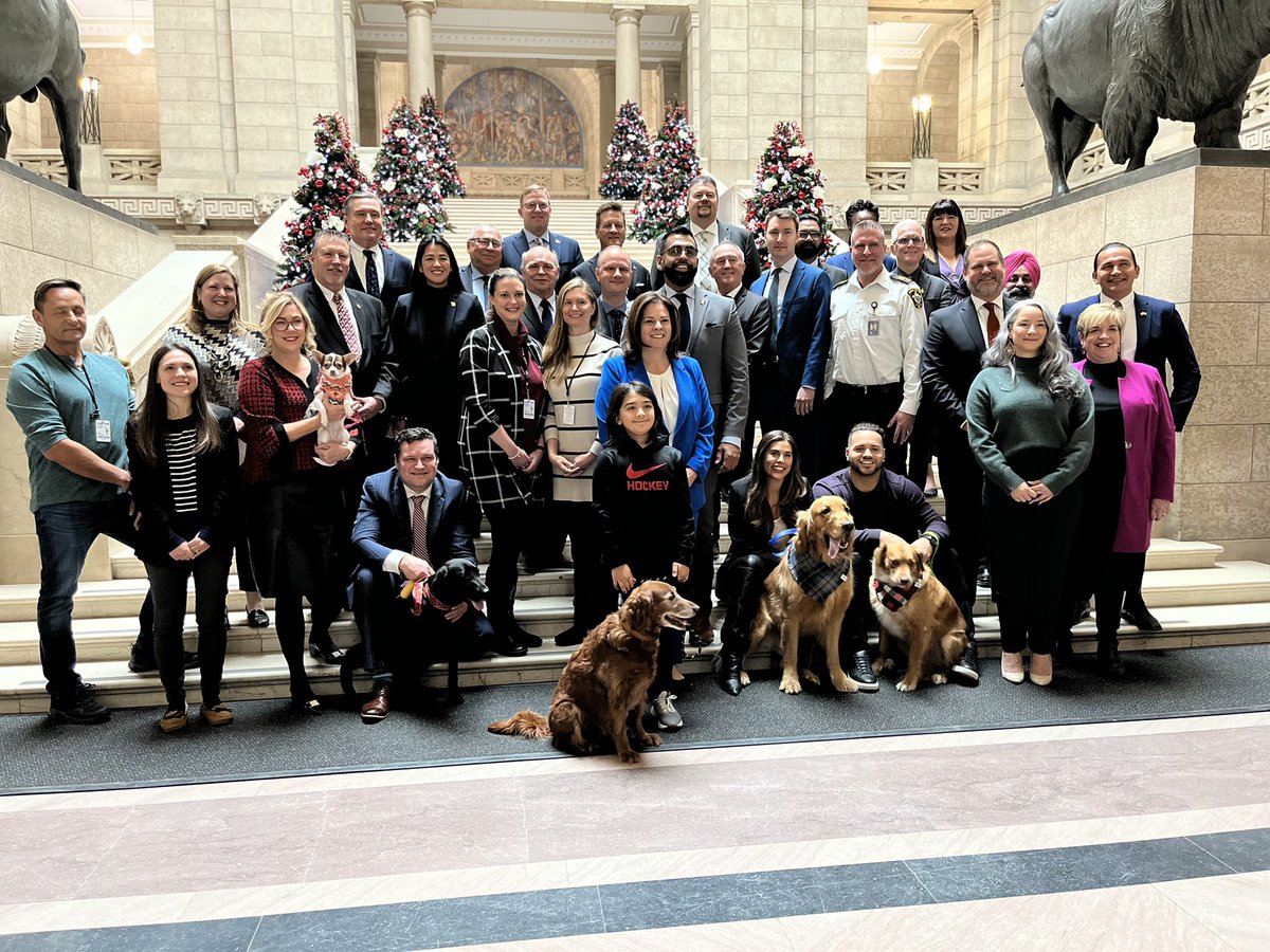 Who let the dogs out? Did you know that the Winnipeg Animal services have a program “Doggie Dates”? The legislative building was a buzz with these furry friends! You can schedule doggie dates too! Contact @wpgpoundpups #poundpuppies #manitoba #legMB