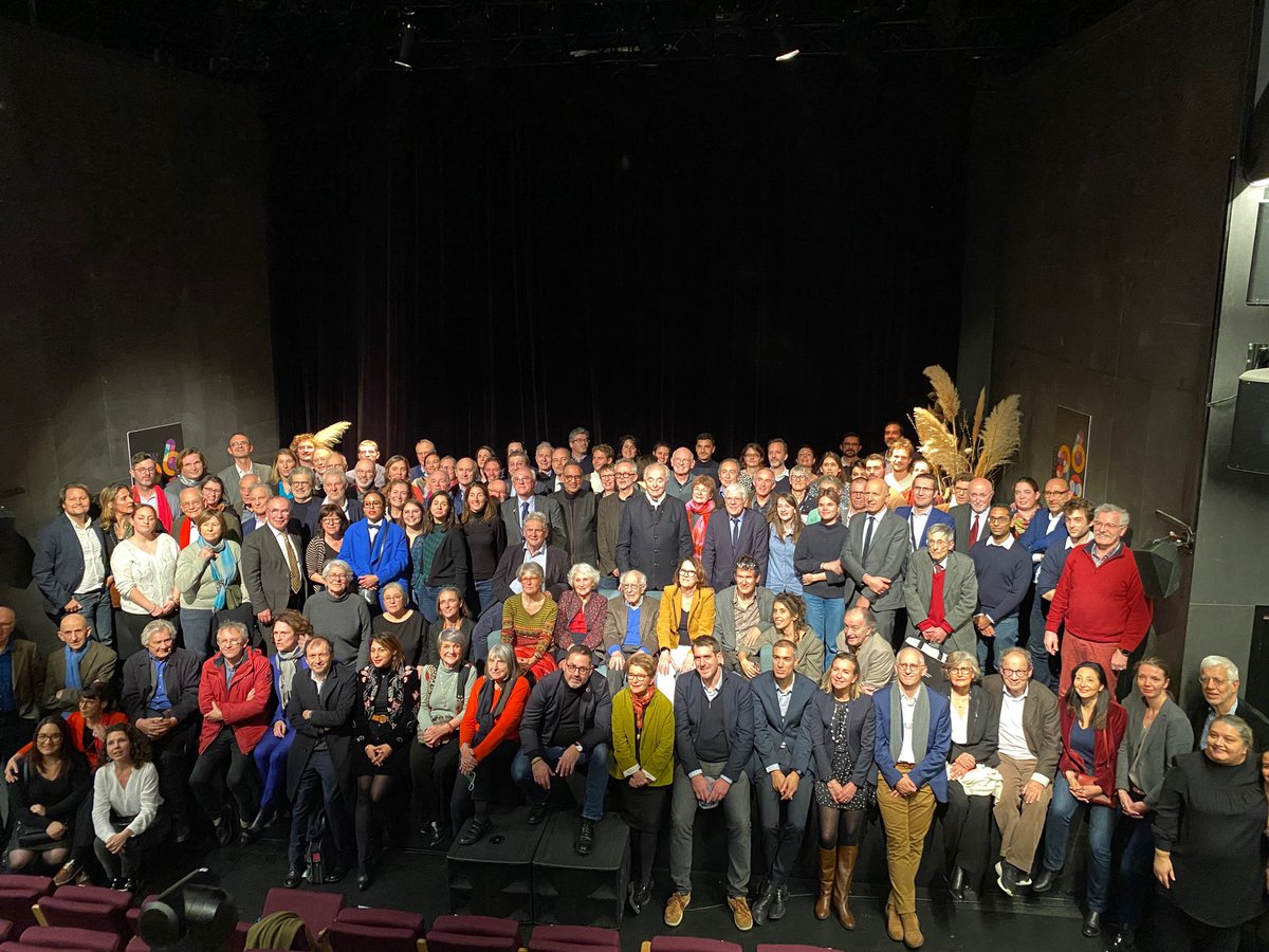 jsaddierESS's tweet photo. Présent aux 100 ans de Claude Alphandéry organisés par @franceactive. Une belle brochette pour continuer ses engagements pour la dignité, le progrès humain… et pour l’ESS. https://t.co/QPMCdnKBlB